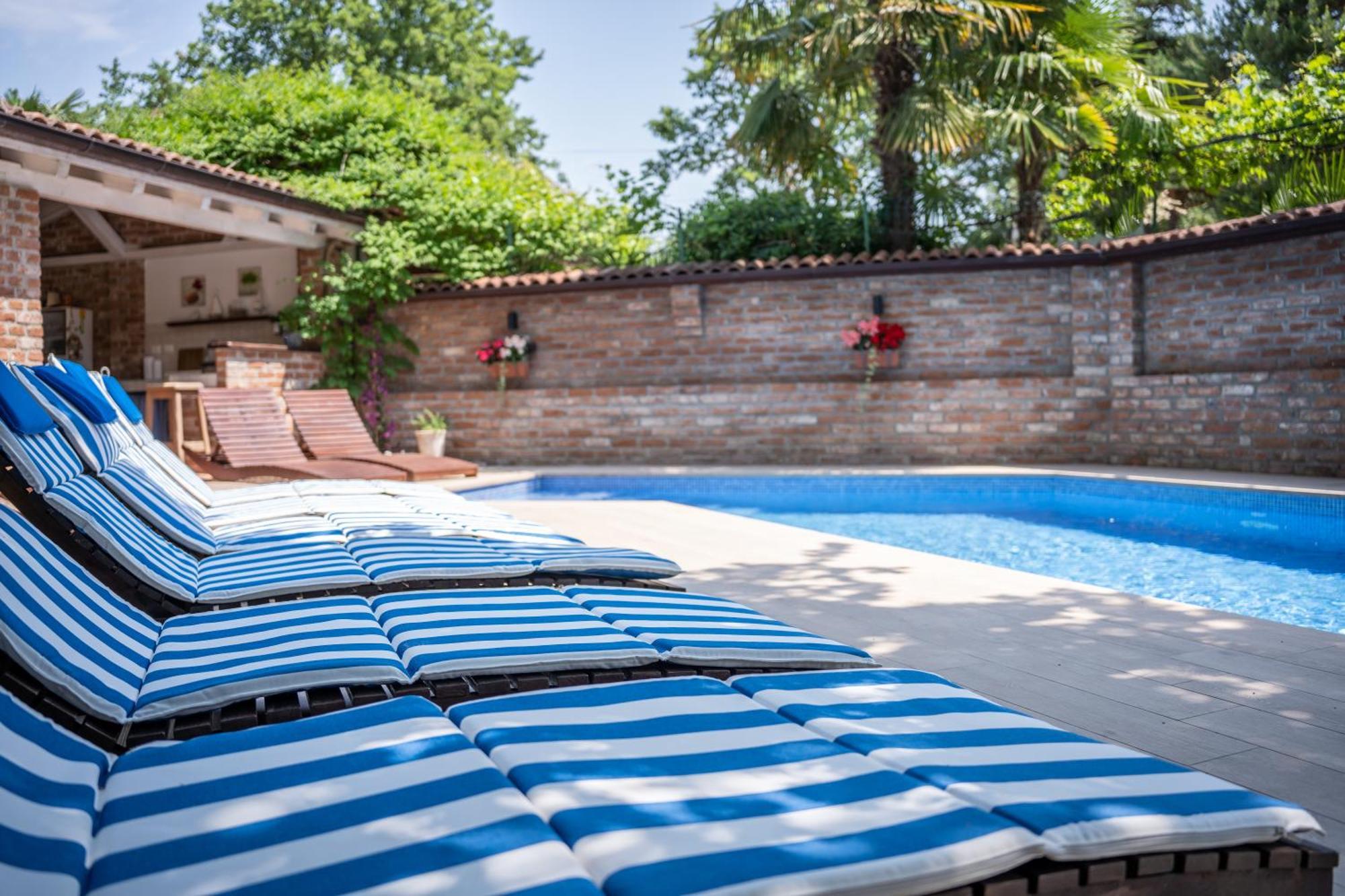 מאלינסקה Villa Amalia Apartments מראה חיצוני תמונה